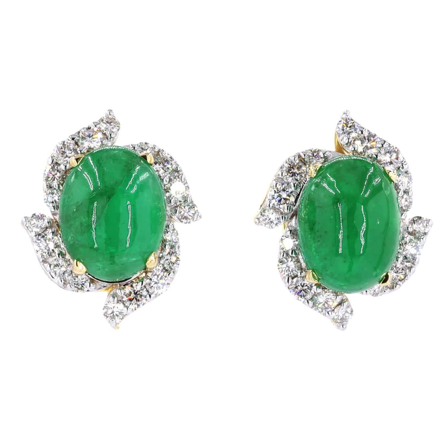 Delicate Pendant Set With Cabochon Emerald - Image 6